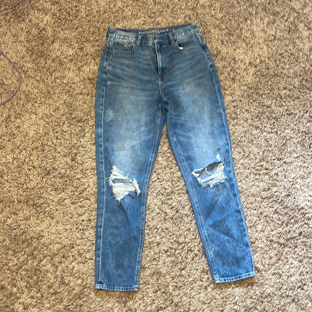 American Eagle Distressed Mom Jeans Size 4